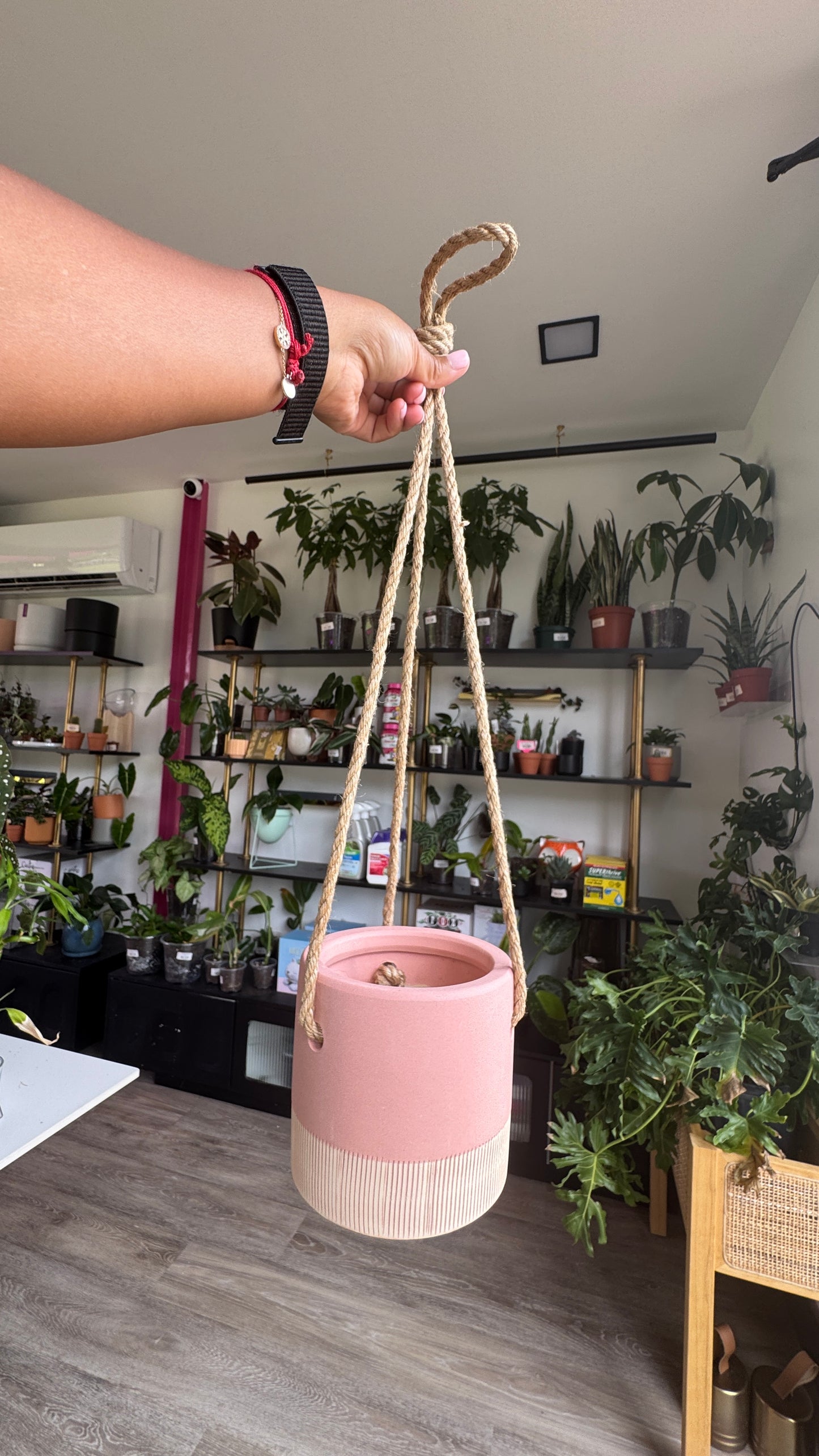 Hanging pot